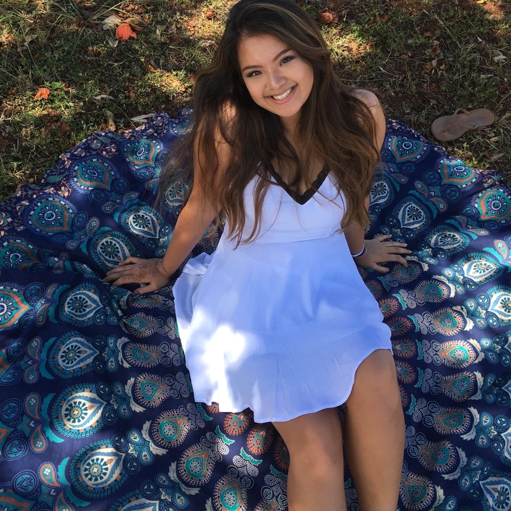 White Dress with black lace details - Forever 21